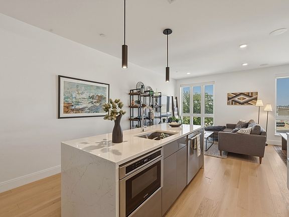 4th image of 20 W 5th St #3I
