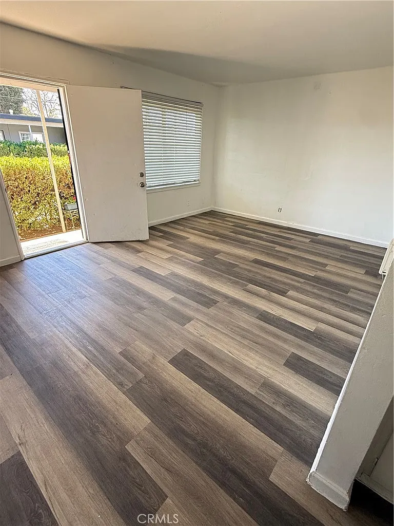 11 bed, 800 sqft, $1,450 — Photo 2