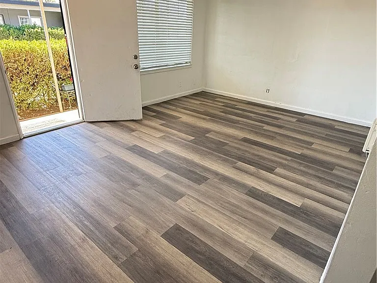 645 Euclid Ave — Photo 2