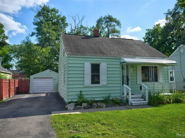 2118 Morris Ave, Burton, MI 48529