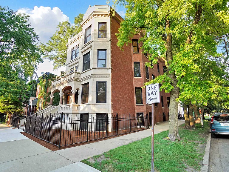 1233 N Hoyne Ave #3 — Photo 23