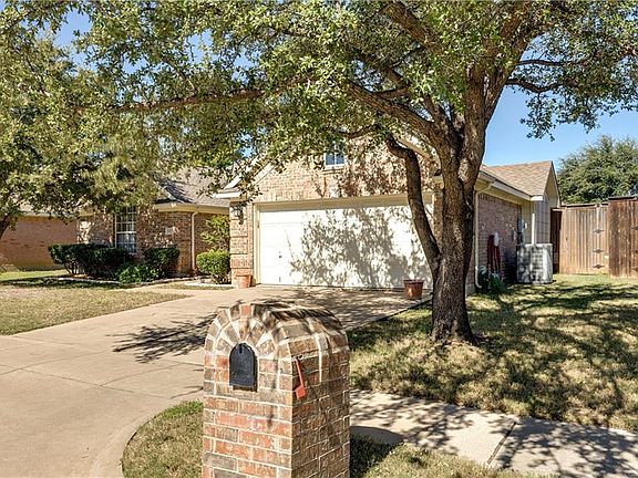 3rd image of 8420 Emerald Cir