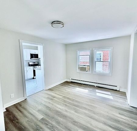 5th image of 99 Madison St