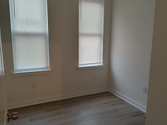4th image of 1523 W Oakdale St