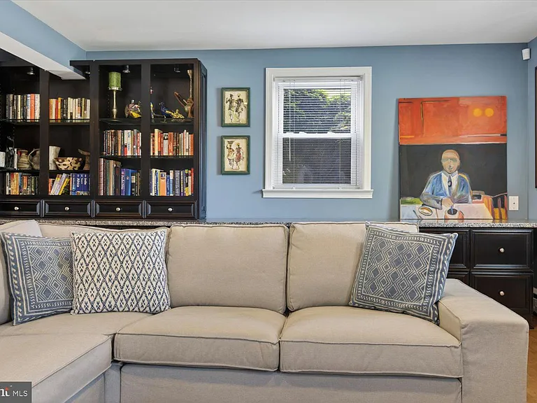 2212 Reddfield Dr — Photo 44