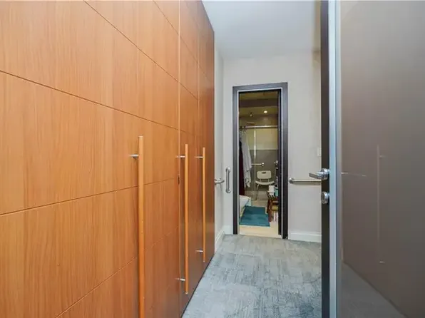 135 Oceana Drive East image 9 of 18