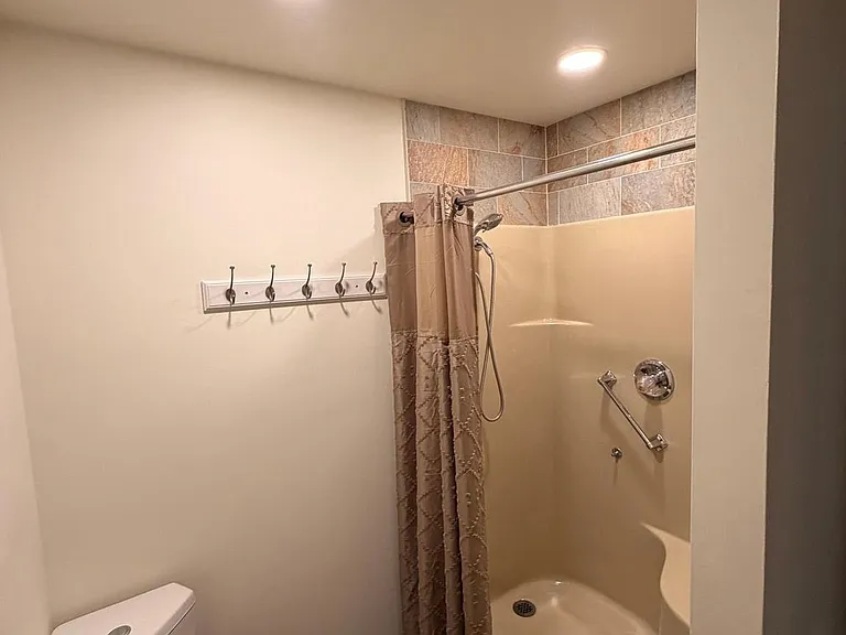 1214 Eastover Pkwy — Photo 20