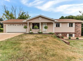 1612 Saint Marys Ln, Festus, MO 63028