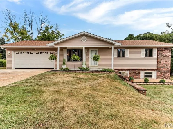 1612 Saint Marys Ln, Festus, MO 63028