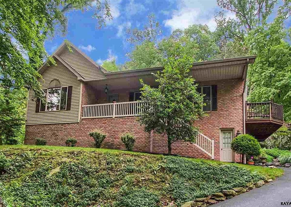 1st image of 1033 E River Dr