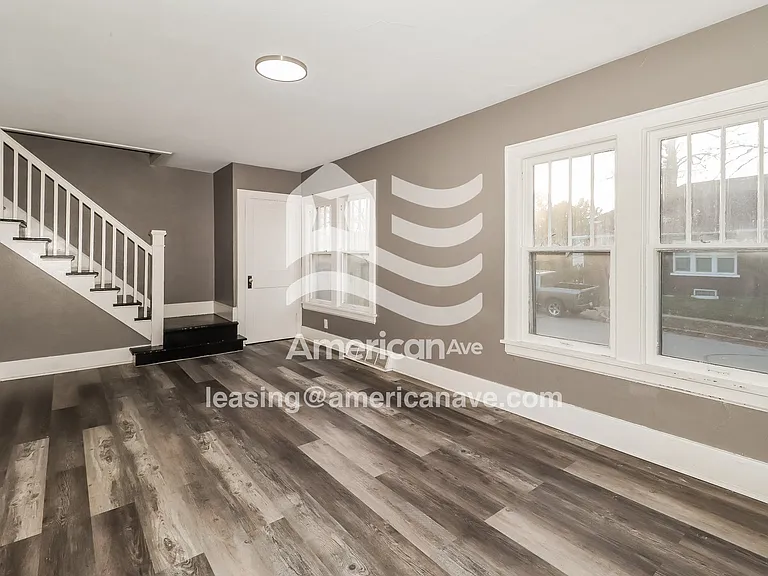 1268740_003_wm_-_living_room_13367981.jpg