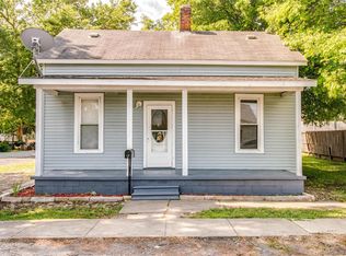 421 Locust St, Carrollton, IL 62016