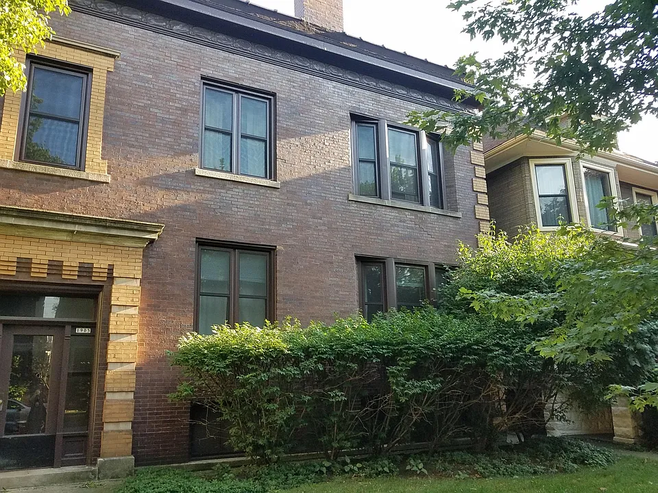 3714 N Wolcott Ave