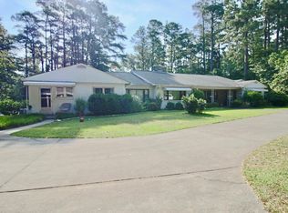 120 N Valley Rd, Southern Pines, NC 28387