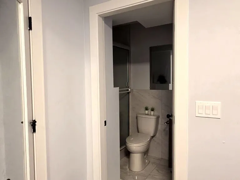 3771 Frances St #BASEMENT — Photo 9