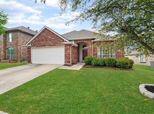 6811 Woodcrest Ln, Sachse, TX 75048