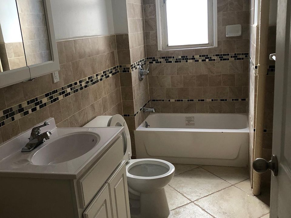 2nd image of 1280 Hoe Ave #2