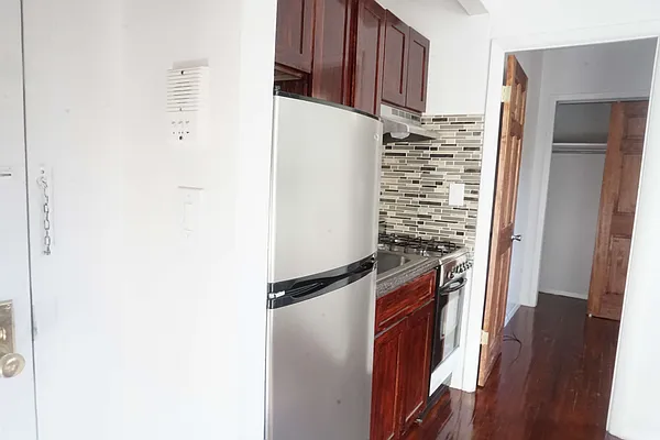 Rented by MD NYC Management LLC | media 5