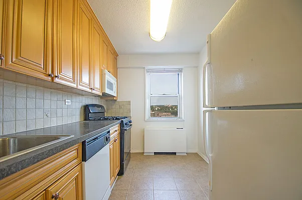 Rented by Rhona Realty | media 3