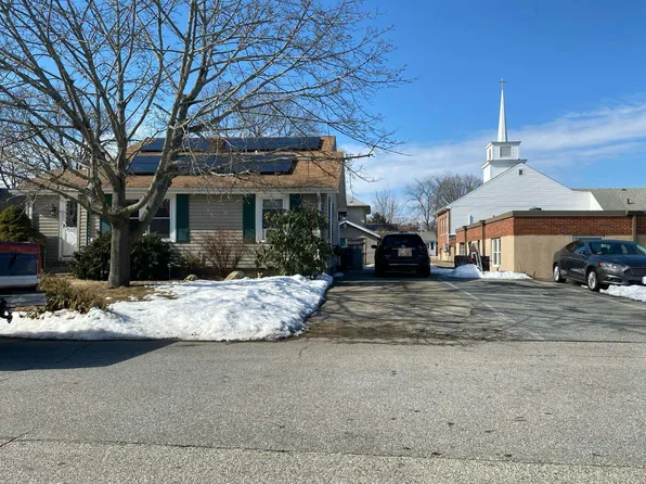 19 Phillips Ave, Warwick, RI 02888