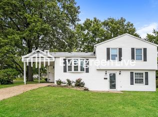 2455 Teakwood Manor Dr, Florissant, MO