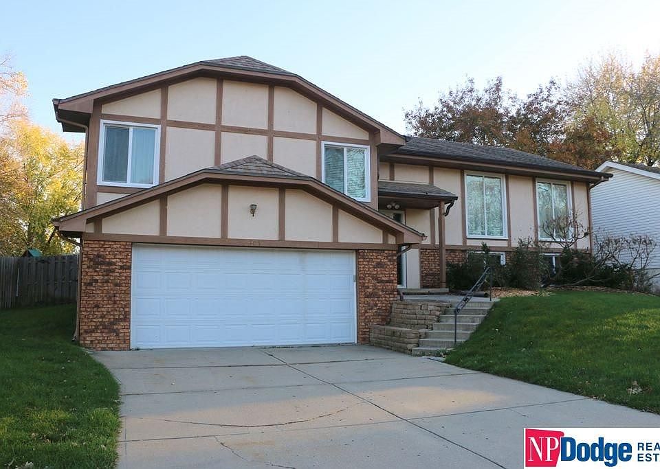 1st image of 3705 Lynnwood Dr