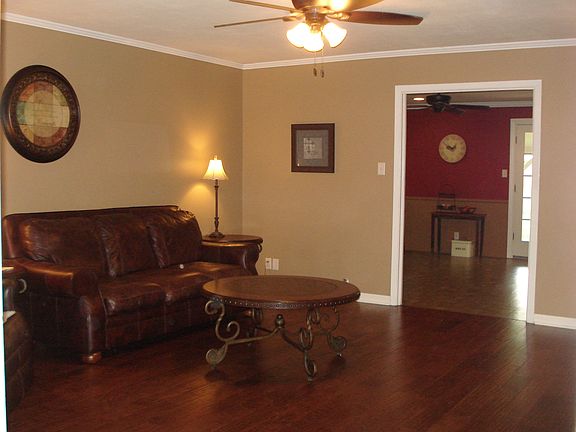2nd image of 2825 Del Monte Ave