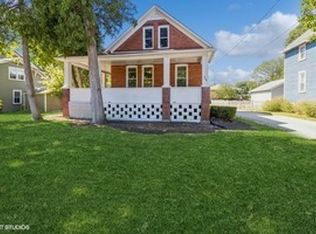 34 S Roselle Rd, Roselle, IL 60172