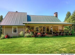 301 Cardinal Haven Ln, Hendersonville, NC 28739