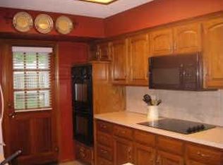 4916 S Bryant Cir, Independence, MO 64055