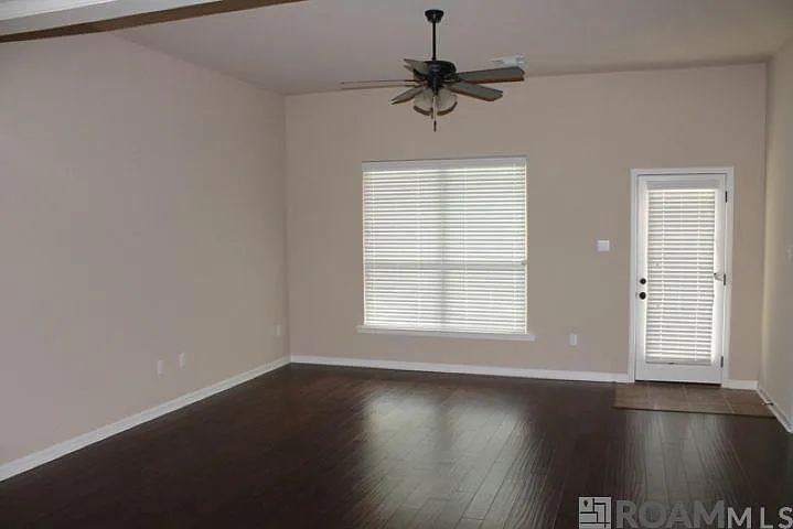 37237 Market Place Dr — Photo 8