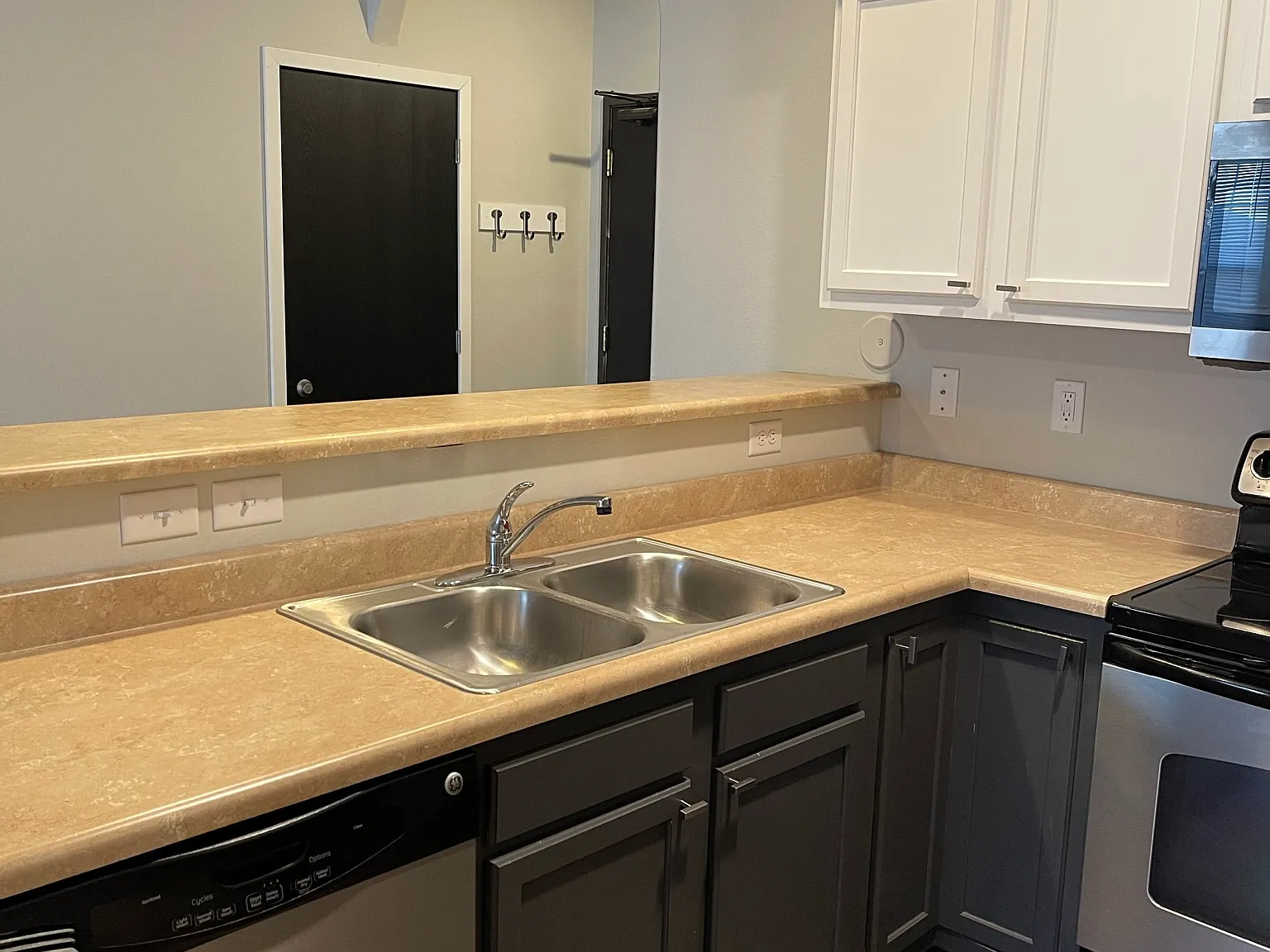 4 bed, $2,847 — Photo 3