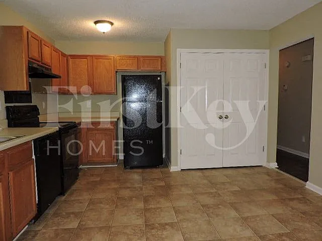 2631 Parkview Dr — Photo 6