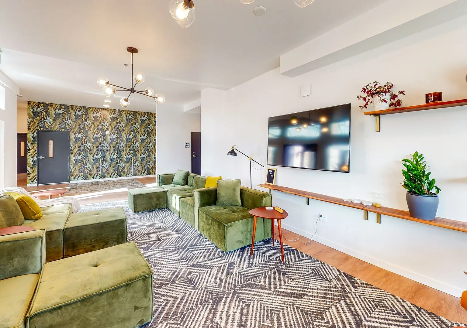 Freya Apartments - Private Studios + Social Connection — Photo 2
