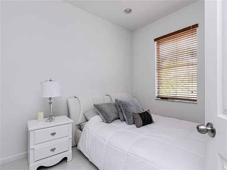3930 Sleepy Orange Ln — Photo 17