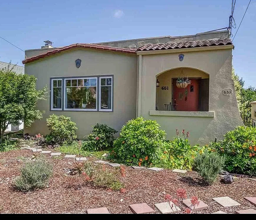 651 Durant Ave photo 1