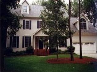 100 Cedar Hills Dr, Chapel Hill, NC 27514