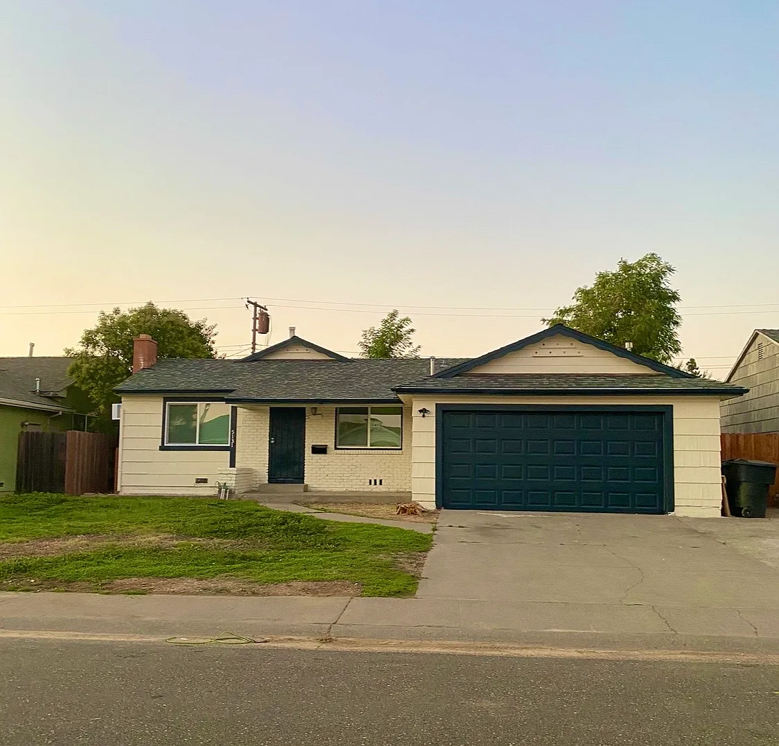 4 bed, 1164 sqft, $2,450 — Photo 1