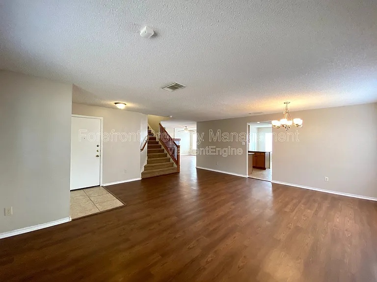2510 Village Pkwy — Photo 21