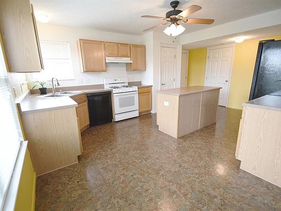 5th image of 7563 Alexandra Dr