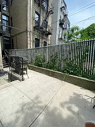 Rented by R New York