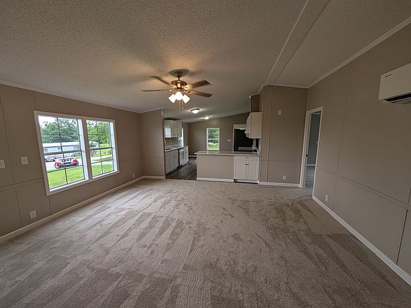 4th image of 95 Sanders Ln