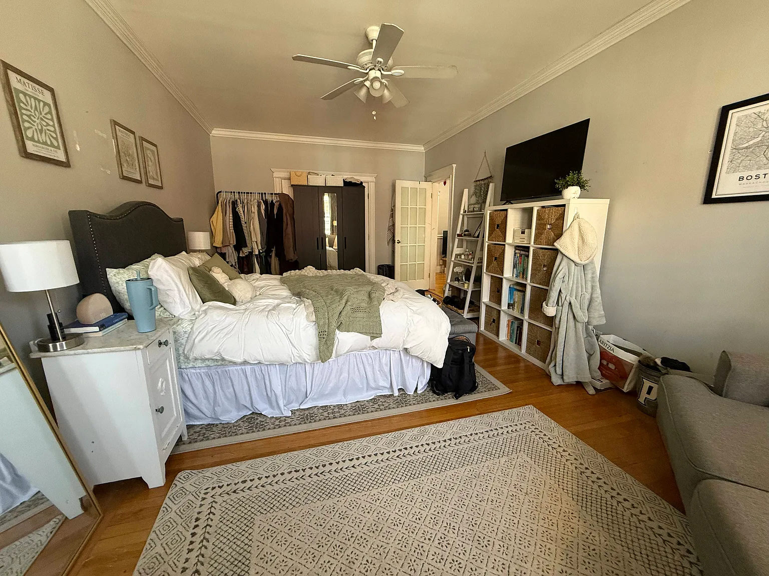 4 bed, 1000 sqft, $5,000 — Photo 2