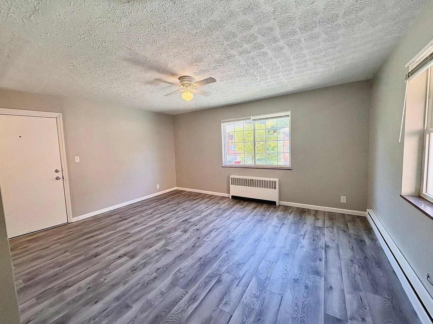 Studio, 1.0 bath, $800 — Photo 3