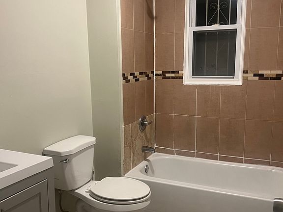5th image of 72 S 13th St Floor 1