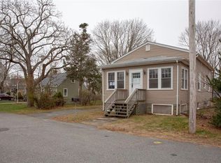 12 Holyoke Ave, Warwick, RI 02889