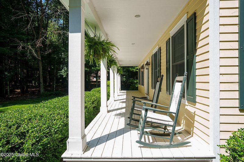 3rd image of 16 Glenwood Terrace