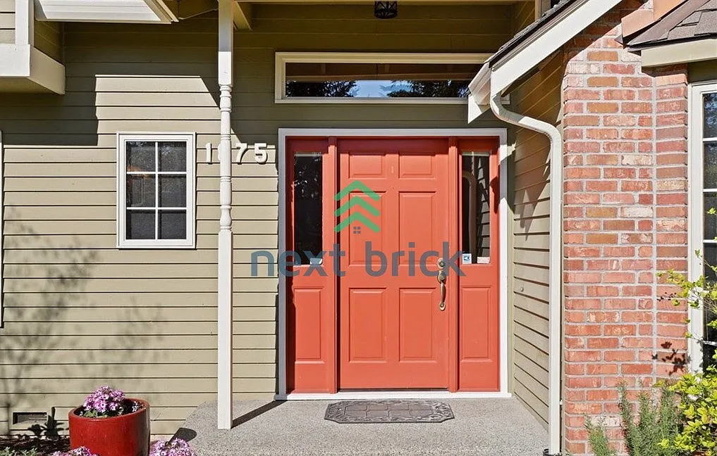 Beautiful 4-Bedroom Home with Spacious Yard in a Quiet Cul-de-Sac — Photo 2
