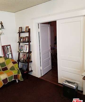 5th image of 914 W 62nd St