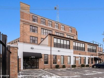 2675 W Grand Ave APT 402, Chicago, IL, 60612